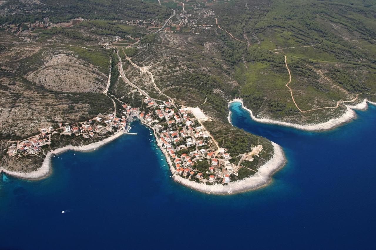 Apartments By The Sea Zavalatica, Korcula - 189 Kültér fotó