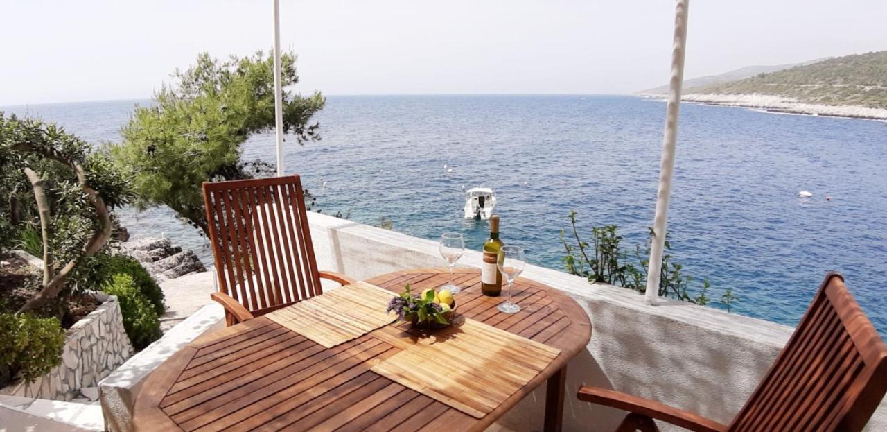 Apartments By The Sea Zavalatica, Korcula - 189 Kültér fotó